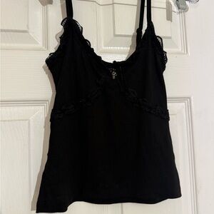 💀 Black lace trim tank top with skull jewel